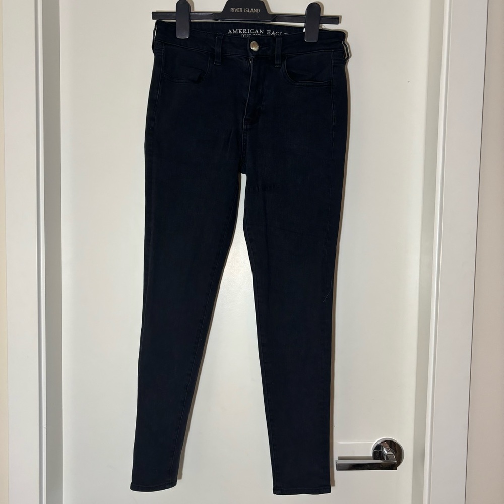 American Eagle Black High-Rise 360 Super Stretch Jegging size 4 short